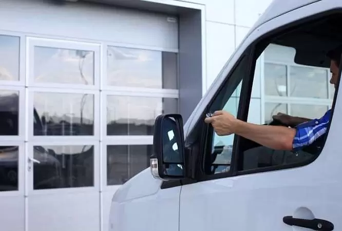 Приводы для секционных промышленных ворот